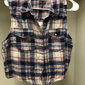 Plaid sleeveless top
